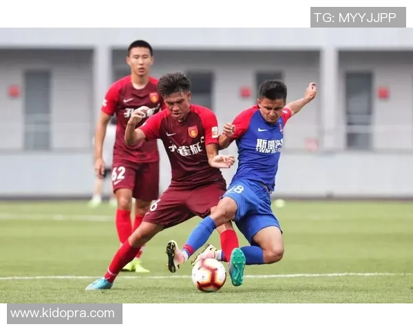 武汉足球队以58分领跑精英赛积分榜展现强劲实力